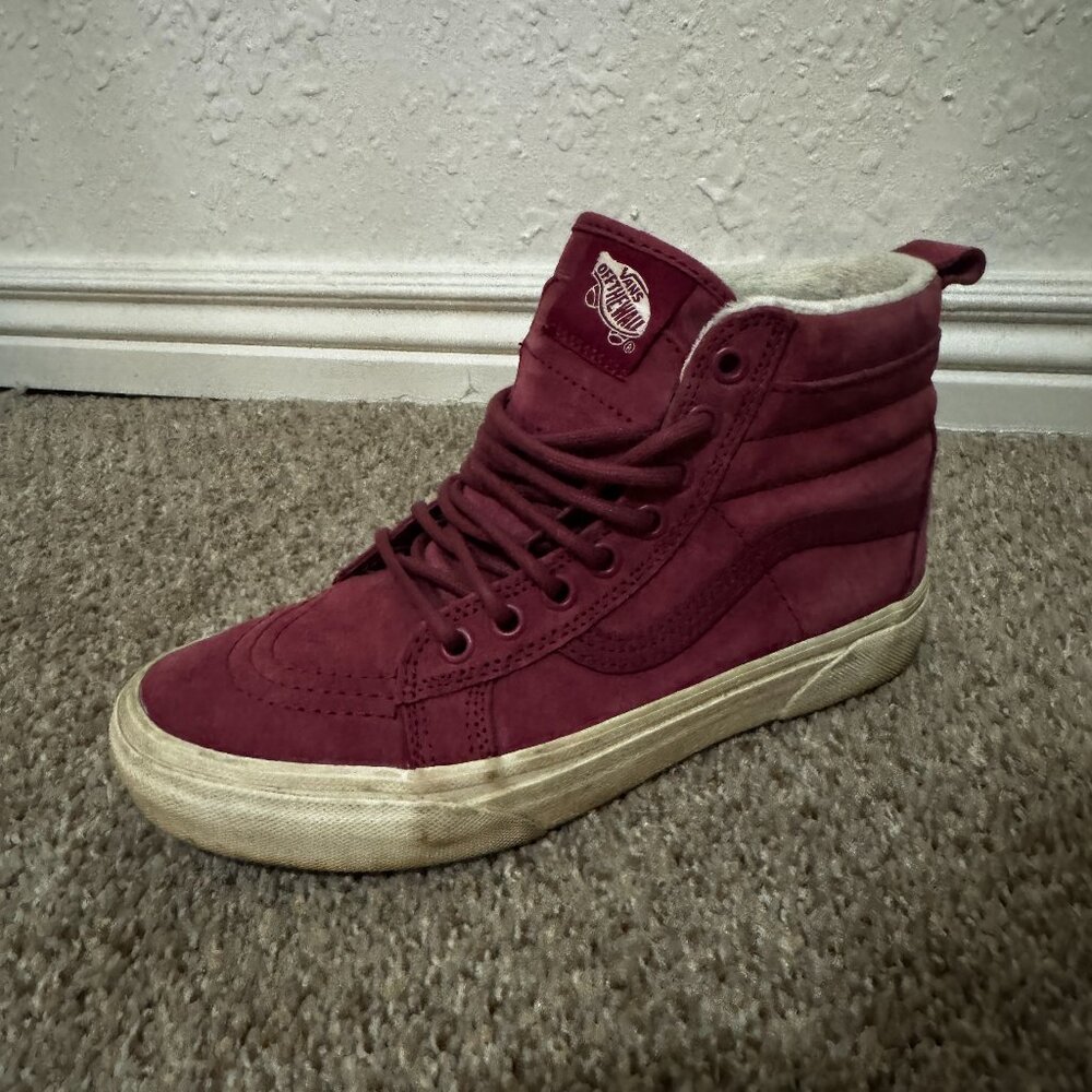 Vans Sk8 Hi with fuzzy lining - Womens 7.5 / Mens 6.0